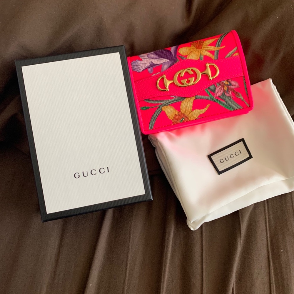 Gucci neon wallet